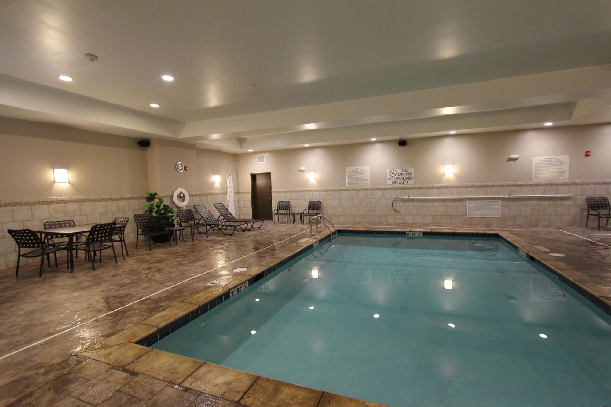 Hilton Garden Inn Финдли Екстериор снимка